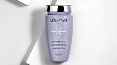 Emily Ratajkowski goes blonde Blond Absolu Article Center 08 Kerastase